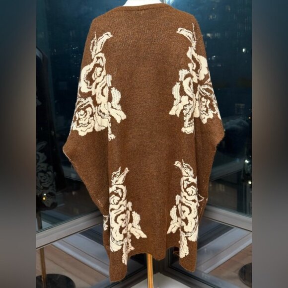 🆕 FARM Rio 🧿 NWOT Brown Poncho Sweater with Rose Floral Knit Detailing, Sz L - Picture 13 of 15